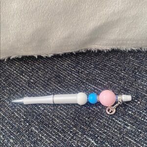 Baby Foot Charm Pink/Blue Pen 🩵🩷